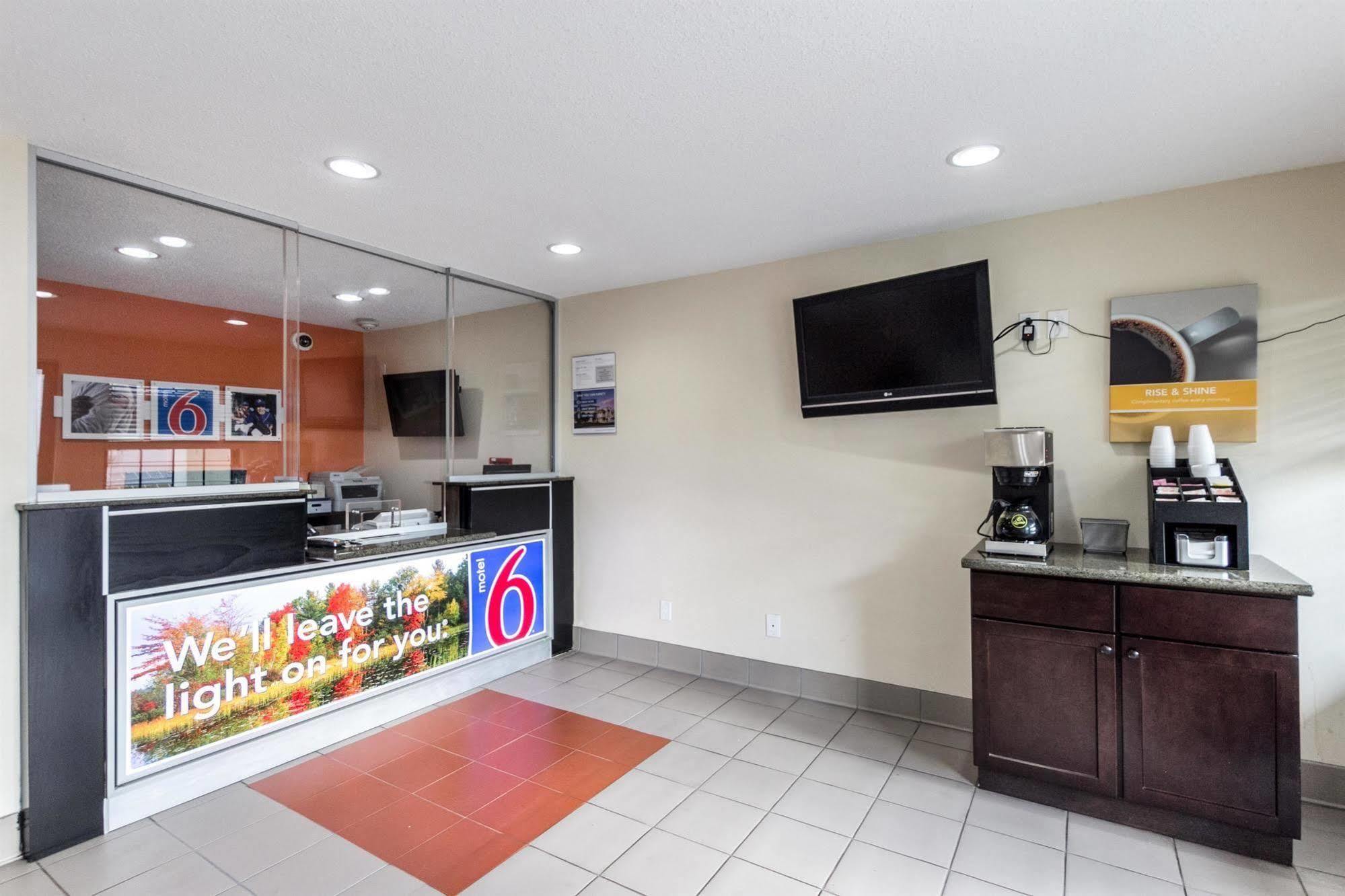 Motel 6 New Brunswick Exterior foto