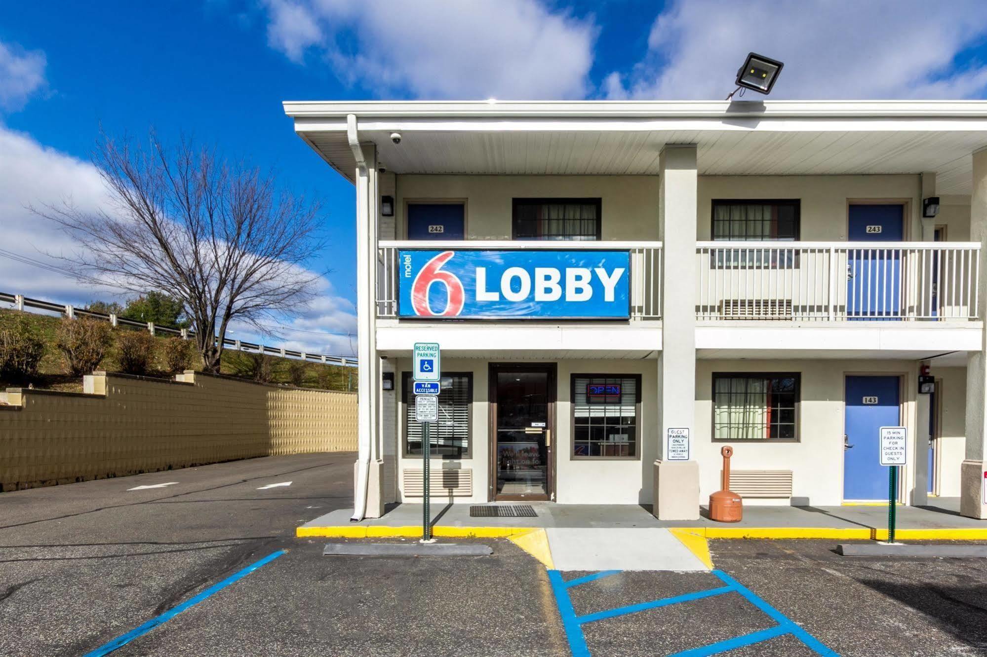 Motel 6 New Brunswick Exterior foto